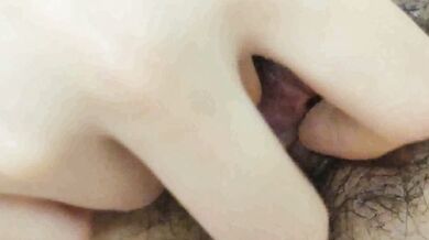 女子高生がマンコに触れる 2