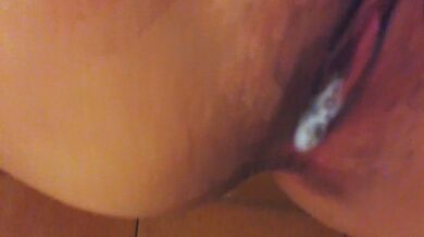 姊弟家裡做愛,姊姊說不要射裡面,結果弟弟中出