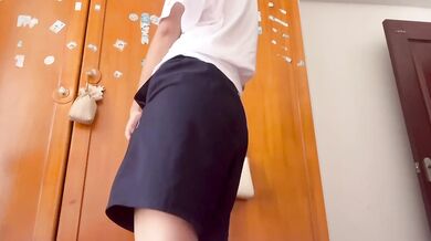 Nữ sinh trung học cởi đồ tự sướng 28