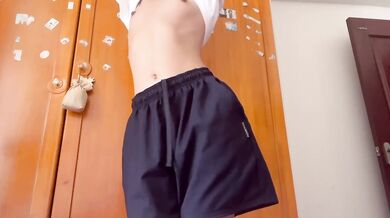 Nữ sinh trung học cởi đồ tự sướng 28