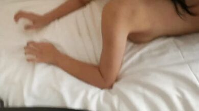 見知らぬ男が金を払って陳潔英を妊娠させ、彼女を精液で満たした