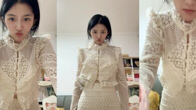 女の子が彼氏のために自撮り