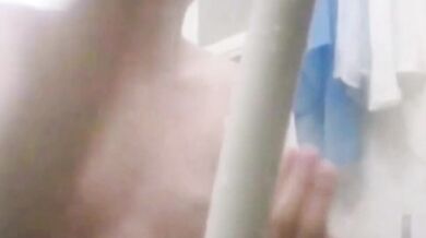 muz458-mu01-selfie