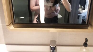 Hotel after entering the college girl selfie