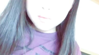 かわいい女子高生が寮でオナニーする